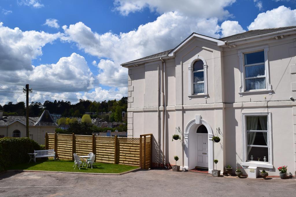 Tor Park Holiday Flatlets Торки Екстериор снимка