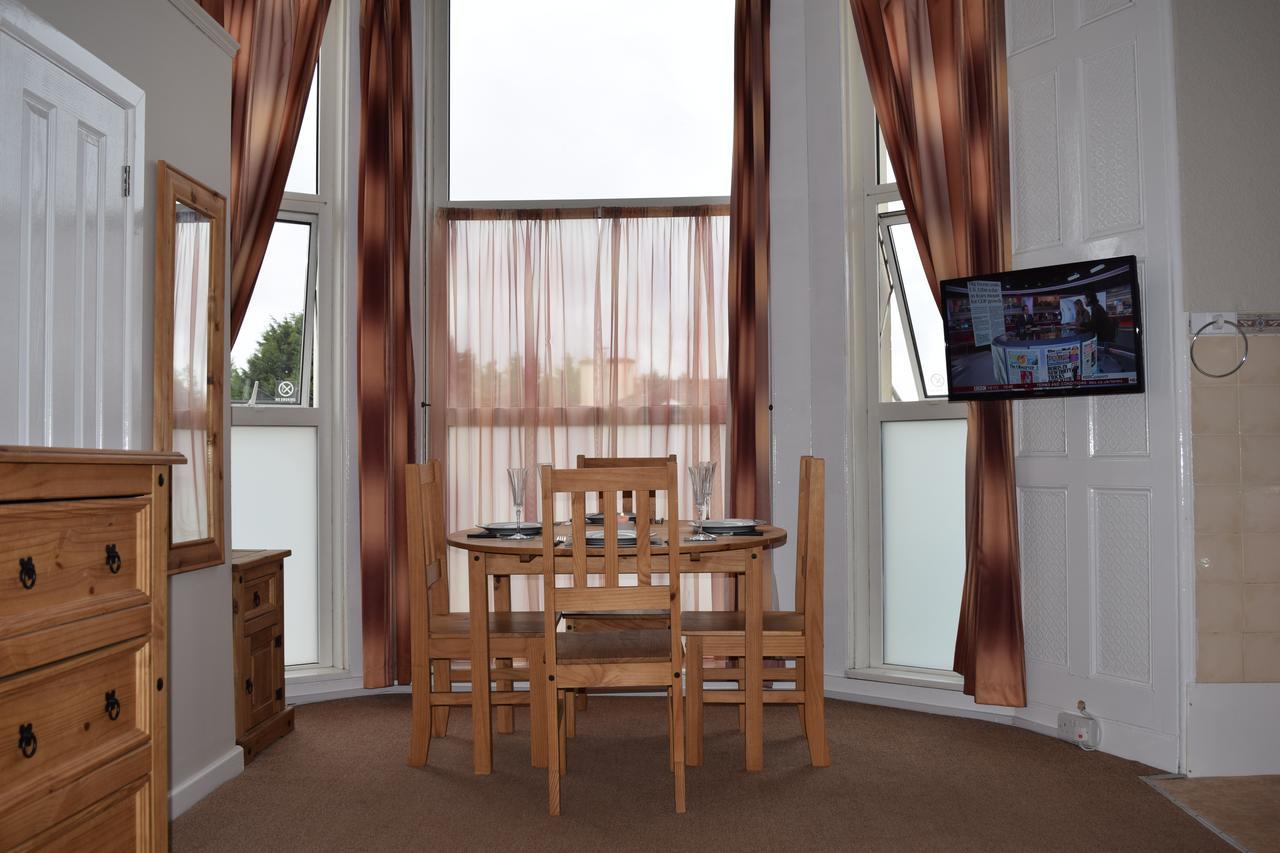 Tor Park Holiday Flatlets Торки Екстериор снимка