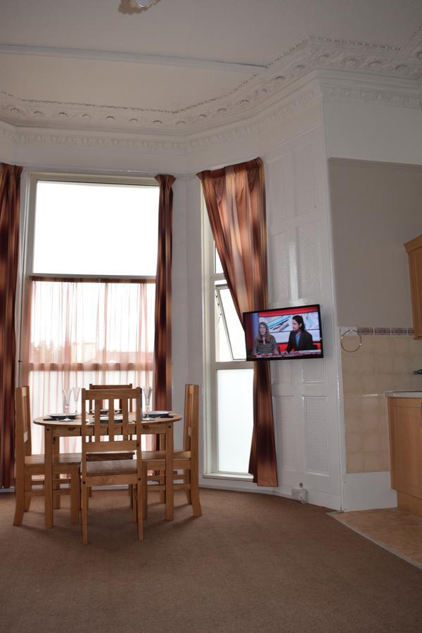 Tor Park Holiday Flatlets Торки Екстериор снимка